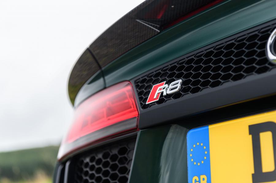 Детали экстерьера Audi R8 Spyder V10 Plus 2017 года  (UK) (фото 8 из 40)